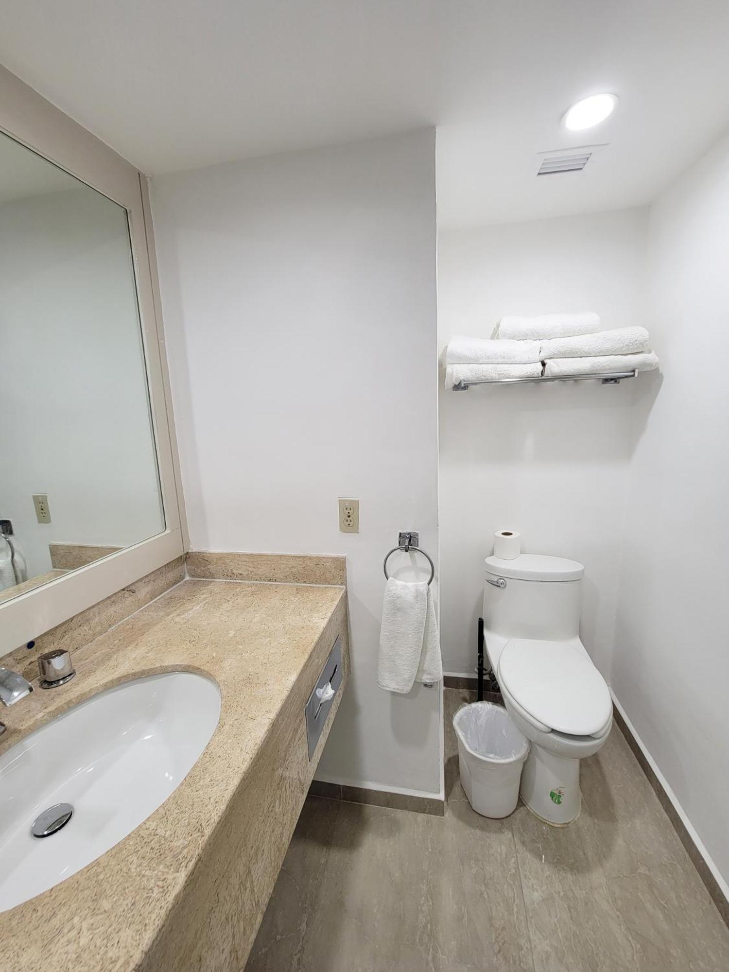 Beachfront Getaway Condo Cancun Exterior photo