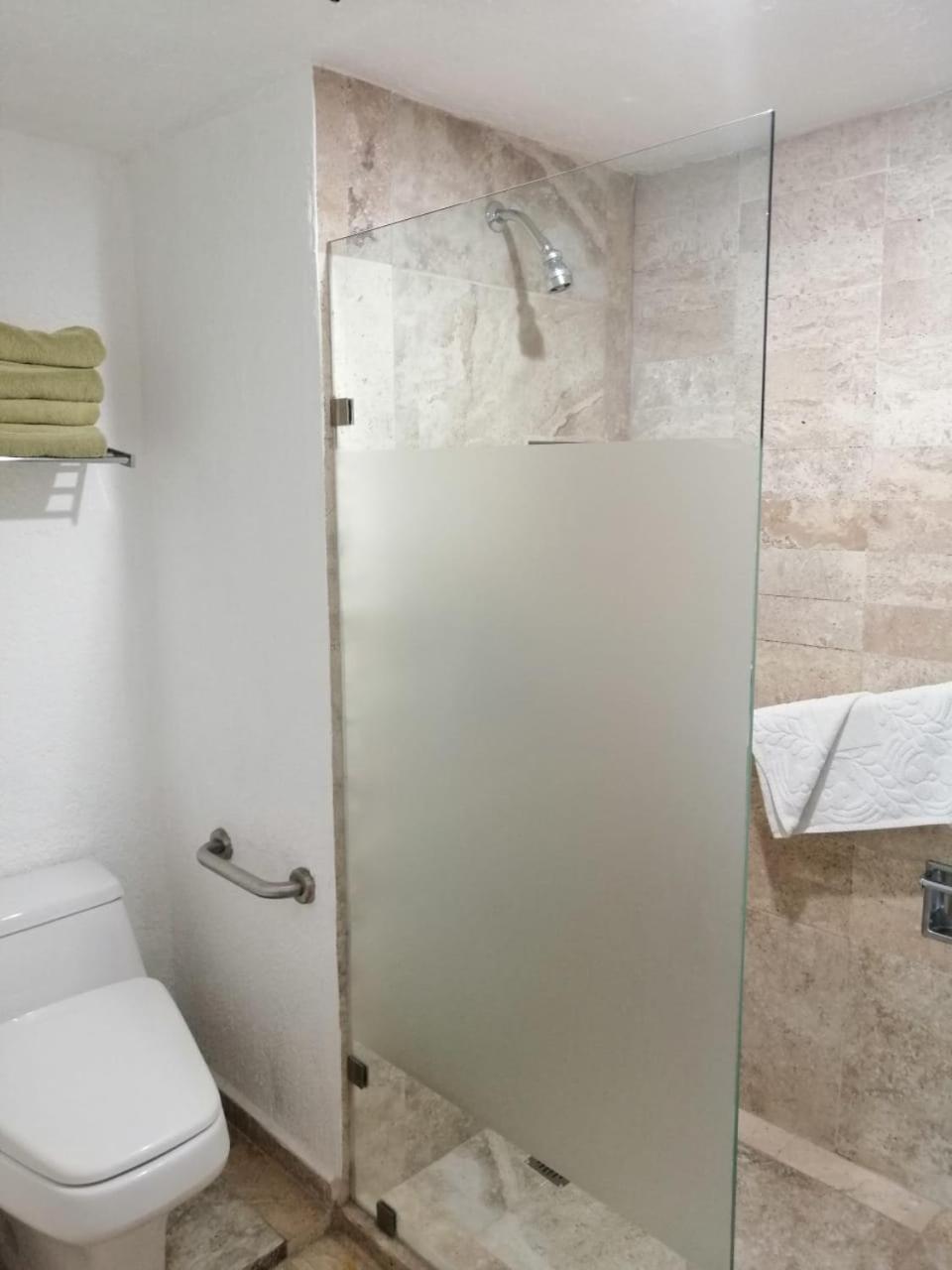 Beachfront Getaway Condo Cancun Room photo