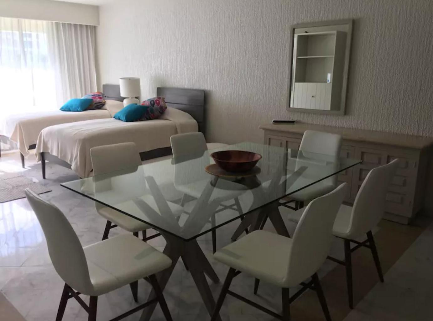 Beachfront Getaway Condo Cancun Room photo